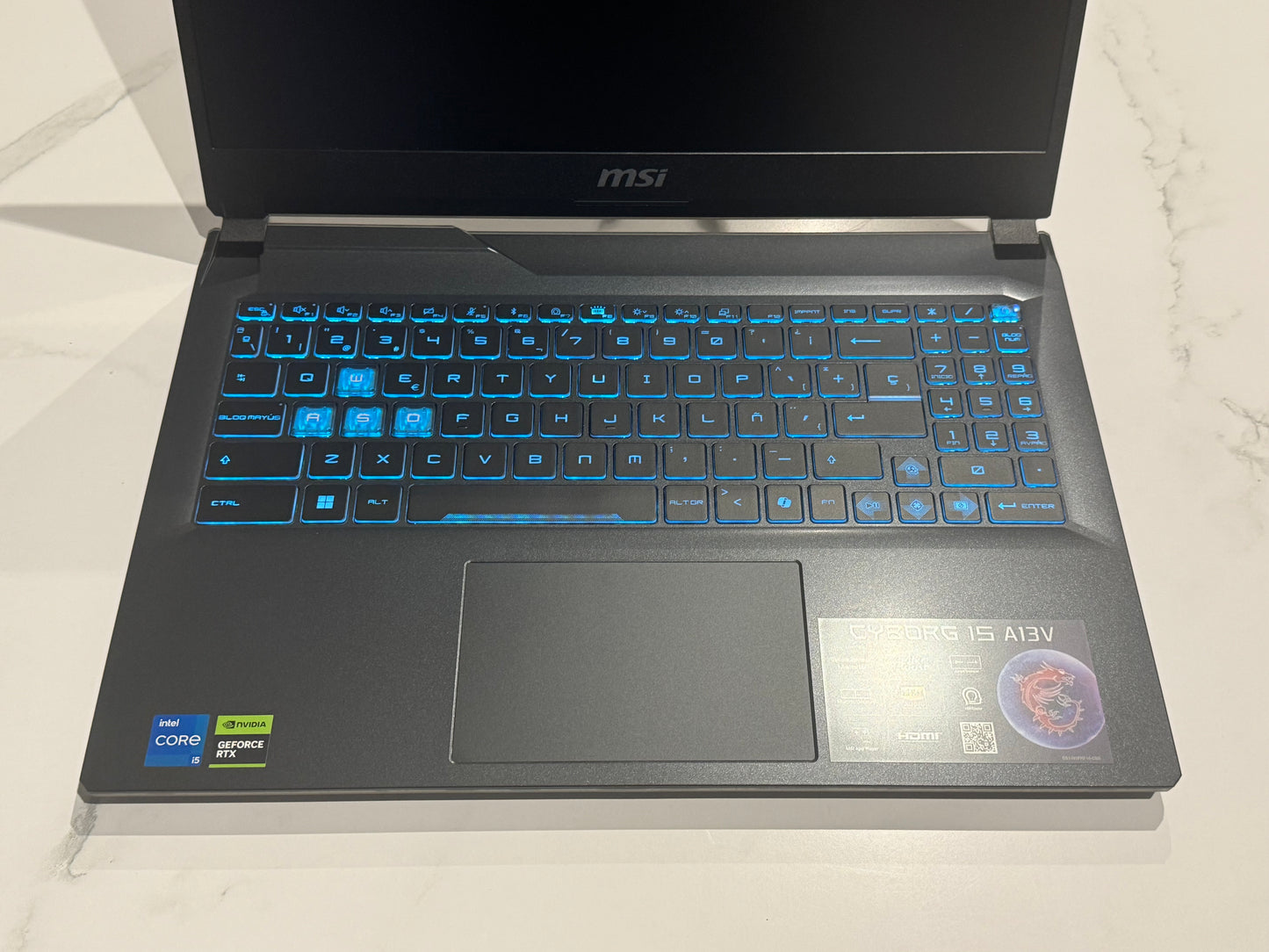 PORTÁTIL MSI CYBORG I5 16GB RTX4060 15.6r