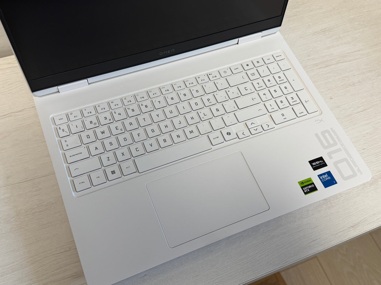 HP OMEN BLANCO CORE 7 32GB 5070