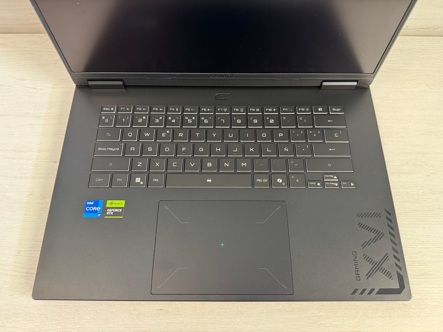 PORTATIL GIGABYTE GAMING AMD RYZEN 7 260 32GB 5070