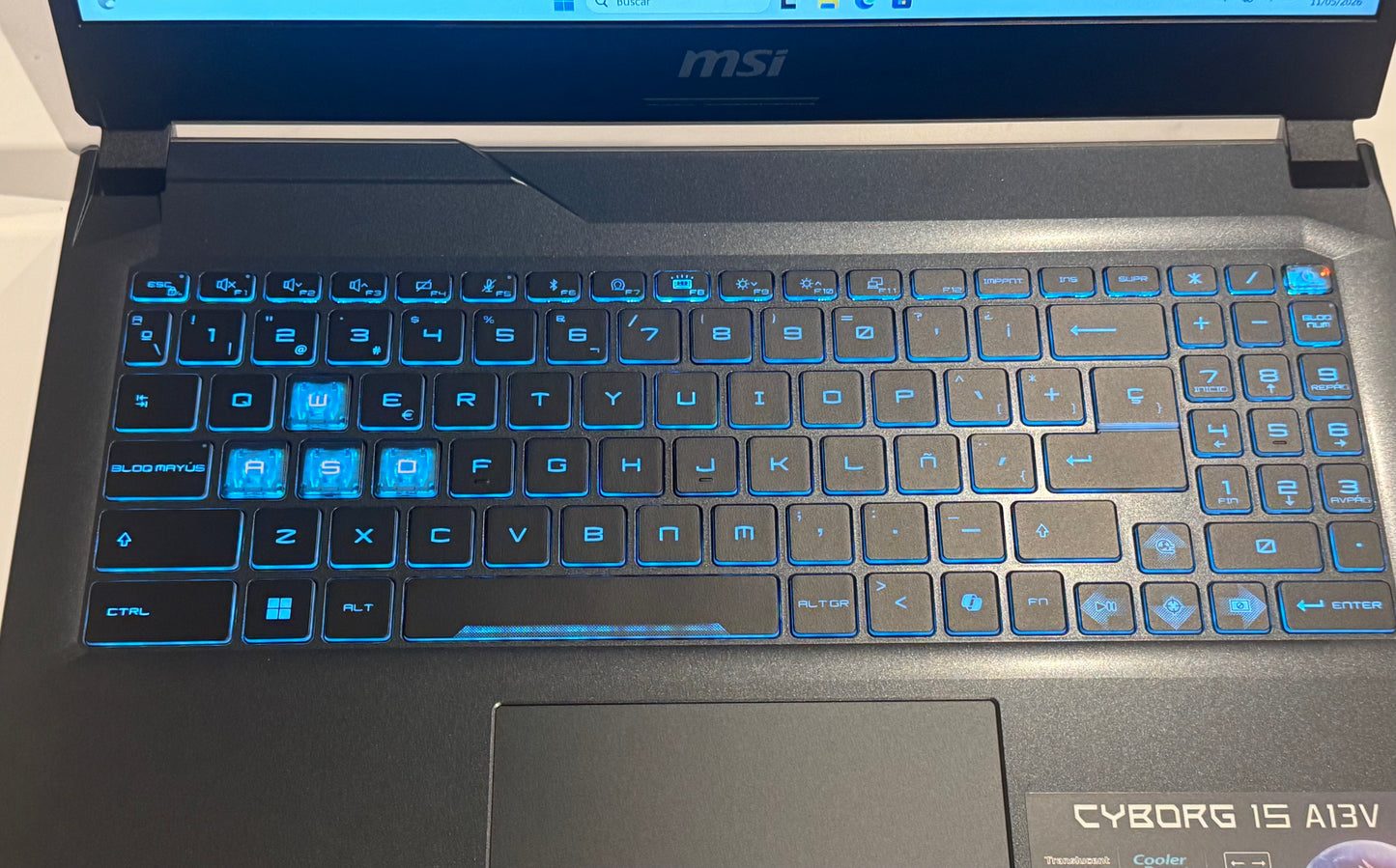 PORTÁTIL MSI CYBORG I5 16GB RTX4060 15.6r